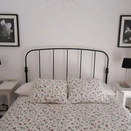 Fenals Park מלון 2*