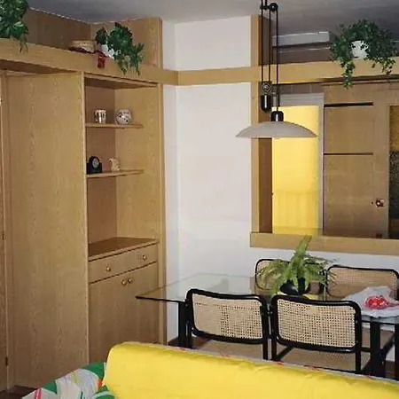 Fenals Park מלון 2*